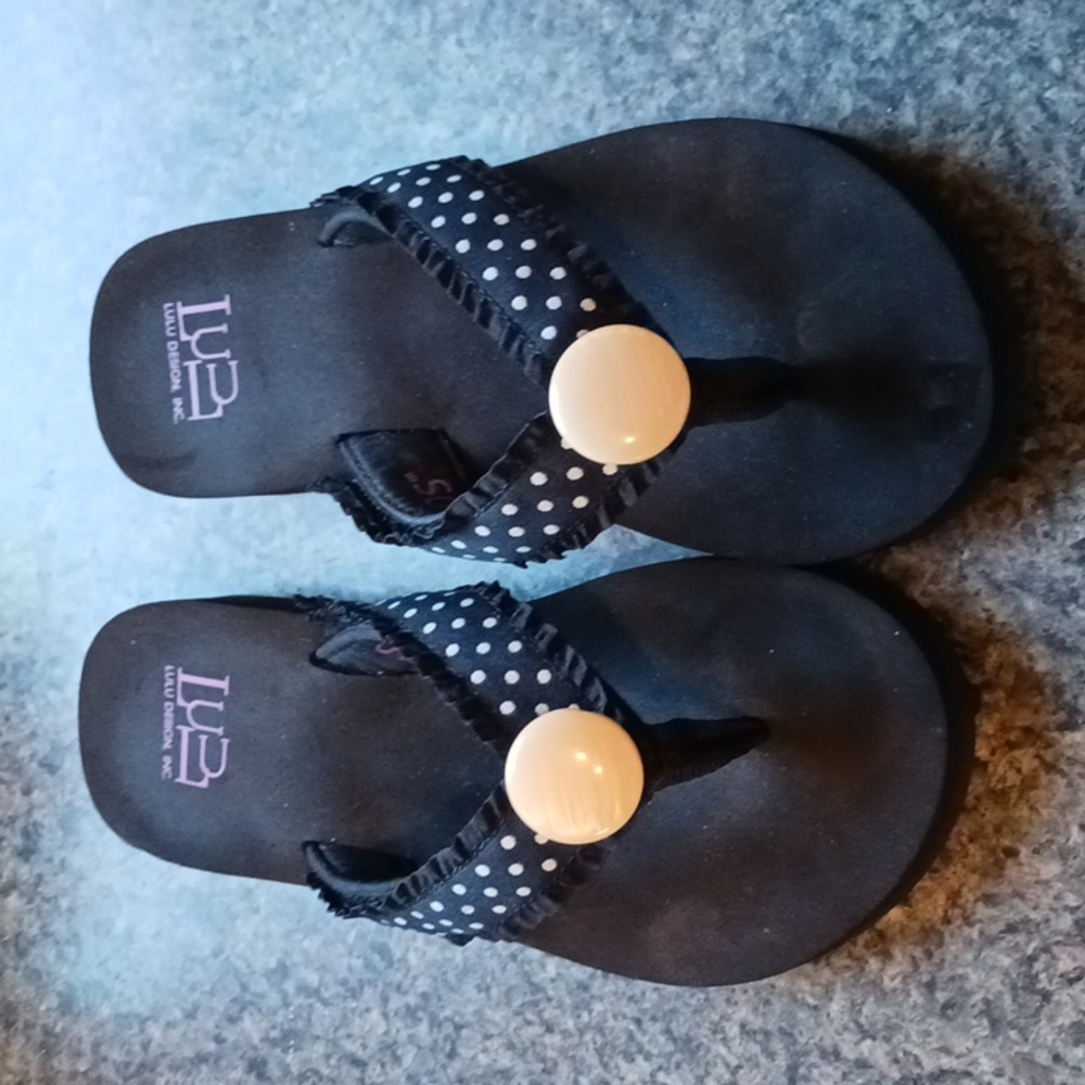 Womans Shoes Flipflops  5 LuLu